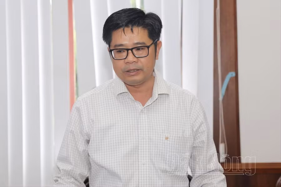 Giám đốc Sở Xây dựng Đắk Nông Phan Nhật Thanh báo cáo tiến độ thực hiện Đồ án quy hoạch chung đô thị Gia Nghĩa.