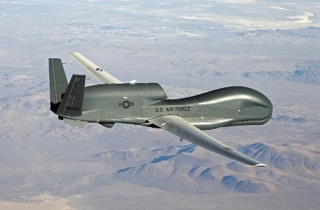 UAV RQ-4 Global Hawk của Mỹ lần đầu tiên thực hiện chuyến bay do thám trên biển Đen kể từ tháng 6-2024. Ảnh: R Zapka US Air Force / Wikipedia UAV RQ-4 Global Hawk của Mỹ lần đầu tiên thực hiện chuyến bay do thám trên biển Đen kể từ tháng 6-2024. Ảnh: R Zapka US Air Force / Wikipedia