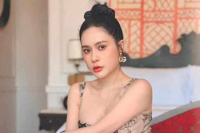 Đoàn Di Băng vướng ồn ào về vụ phân phối mỹ phẩm. Ảnh: FBNV Đoàn Di Băng vướng ồn ào về vụ phân phối mỹ phẩm. Ảnh: FBNV