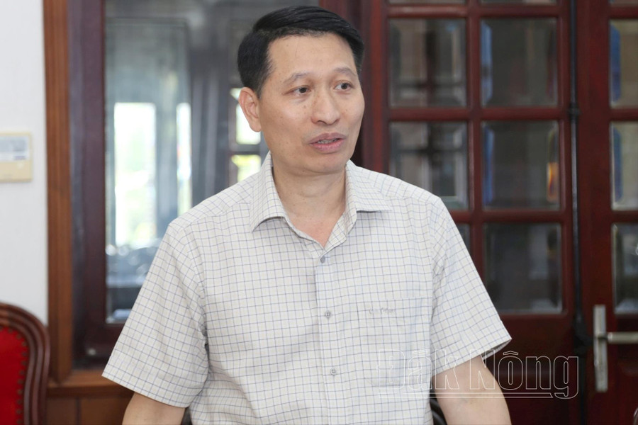 UVBTV Tỉnh ủy, Bí Thư Thành ủy Gia Nghĩa Bùi Huy Thành đề xuất đồ án quy hoạch tận dụng tối đa không gian còn lại chưa quy hoạch đất ở, để tính chỉ tiêu cho dịch vụ khác, phù hợp tiêu chí chung của xã hội. UVBTV Tỉnh ủy, Bí Thư Thành ủy Gia Nghĩa Bùi Huy Thành đề xuất đồ án quy hoạch tận dụng tối đa không gian còn lại chưa quy hoạch đất ở, để tính chỉ tiêu cho dịch vụ khác, phù hợp tiêu chí chung của xã hội.