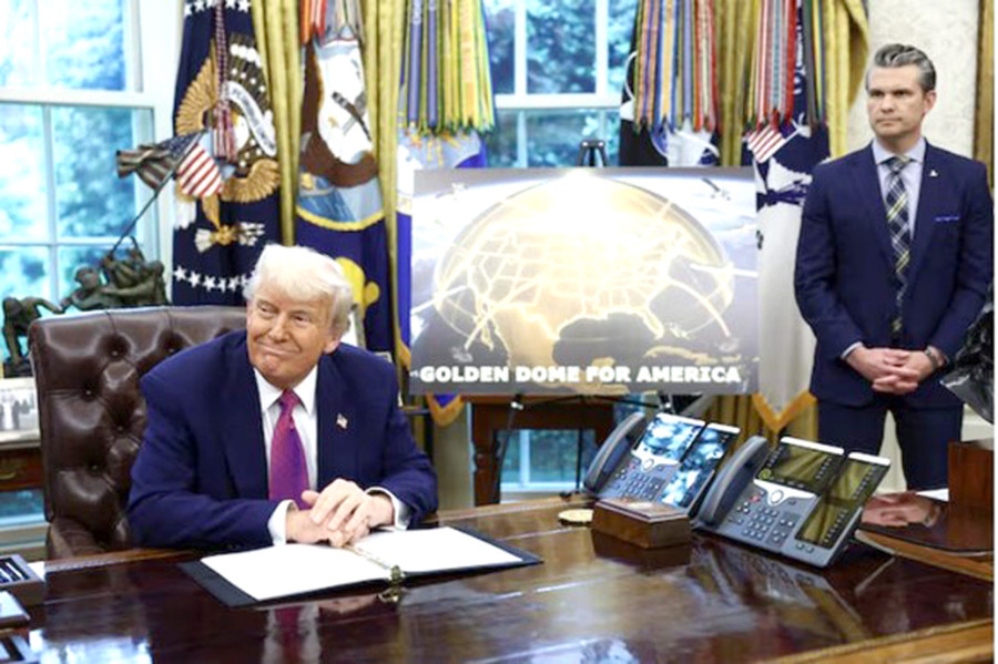 Tổng thống Mỹ Donald Trump công bố kế hoạch Vòm Vàng tại Nhà Trắng ngày 20-5. Ảnh: REUTERS tong-thong-my-donald-trump-cong-bo-ke-hoach-vom-vang-tai-nha-trang-ngay-20-5-anh-reuters.jpg