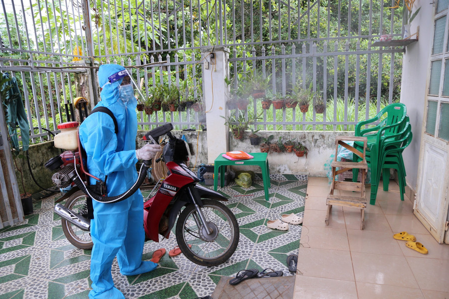 Bộ Y tế đề nghị các tỉnh, thành phố tổ chức triển khai công tác phòng-chống bệnh sốt xuất huyết, tay chân miệng, Covid-19. Ảnh nguồn suckhoedoisong.vn bo-y-te-de-nghi-cac-tinh-thanh-pho-to-chuc-trien-khai-cong-tac-phong-chong-benh-sot-xuat-huyet-tay-chan-mieng-covid-19-anh-nguon-suckhoedoisongvn.jpg