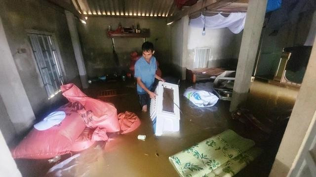 Nhiều nhà dân ở thôn Tân Mỹ bị ngập lụt do mưa lớn. ẢNH: PHẠM ĐỨC Nhiều nhà dân ở thôn Tân Mỹ bị ngập lụt do mưa lớn. ẢNH: PHẠM ĐỨC