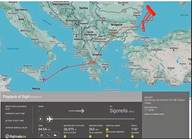 Ảnh chụp màn hình dữ liệu FlightRadar24 về chuyến bay UAV trinh sát RQ-4B Global Hawk mang số hiệu Forte 10 của Mỹ tại biển Đen hôm 17-5. Ảnh: Kyiv Post