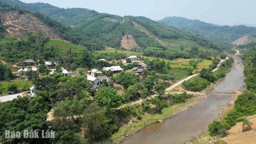 Bản làng Vân Kiều ở xã Vĩnh Ô, huyện Vĩnh Linh, tỉnh Quảng Trị. phongssu.jpg
