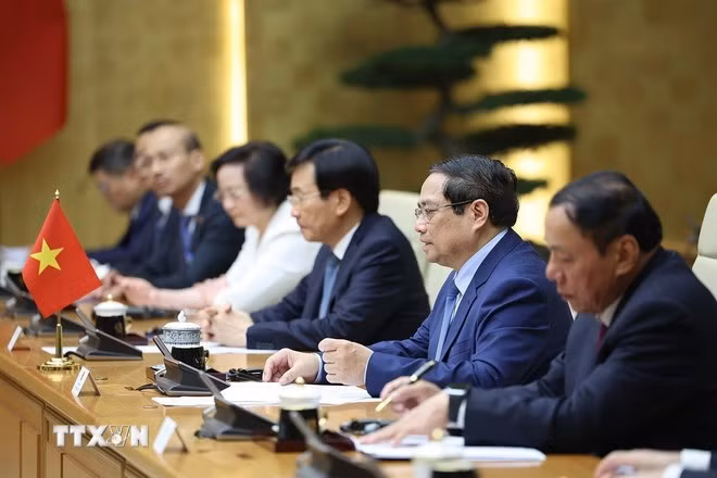 Thủ tướng Phạm Minh Chính phát biểu tại cuộc hội kiến Tổng thống Hungary Sulyok Tamas. Ảnh: Dương Giang/TTXVN