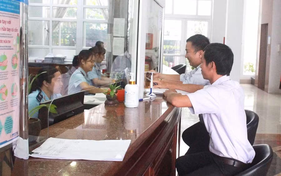 Việc đẩy mạnh cải cách thủ tục hành chính tạo thuận lợi cho doanh nghiệp thực hiện các thủ tục hải quan. Ảnh: T.Sỹ