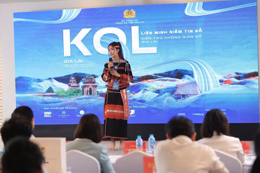 Các KOL, quản trị viên mạng xã hội chính là những “đại sứ số”.