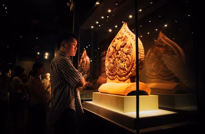 Giới trẻ ngày nay cũng dành nhiều sự quan tâm cho lịch sử. (Ảnh: Vương Công Nam/Vietnam+)