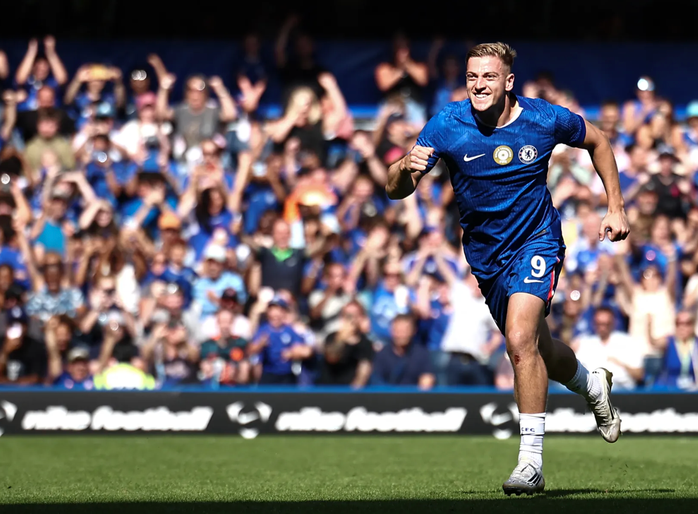 Liam Delap có cú đúp trước khán giả sân Stamford Bridge Liam Delap có cú đúp trước khán giả sân Stamford Bridge