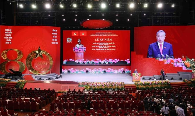 Tổng Bí thư Tô Lâm đọc diễn văn tại Lễ kỷ niệm 80 năm Ngày truyền thống Công an nhân dân và đón nhận Huân chương Sao Vàng lần thứ 5. Ảnh: Phạm Kiên/TTXVN Tổng Bí thư Tô Lâm đọc diễn văn tại Lễ kỷ niệm 80 năm Ngày truyền thống Công an nhân dân và đón nhận Huân chương Sao Vàng lần thứ 5. Ảnh: Phạm Kiên/TTXVN