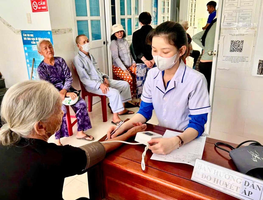 Công tác an sinh xã hội, chăm sóc sức khỏe nhân dân được xã Hội Sơn chú trọng. Ảnh: Dương Linh them3.jpg