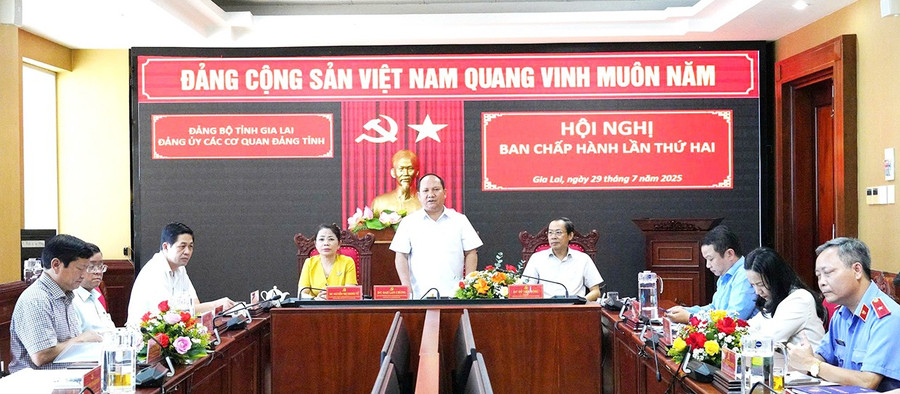 Ban Chấp hành Đảng bộ các cơ quan Đảng tỉnh tổ chức hội nghị lần thứ hai nhằm giải quyết một số vấn đề quan trọng sau sáp nhập. Ảnh: Nguyễn Hân 2bg.jpg