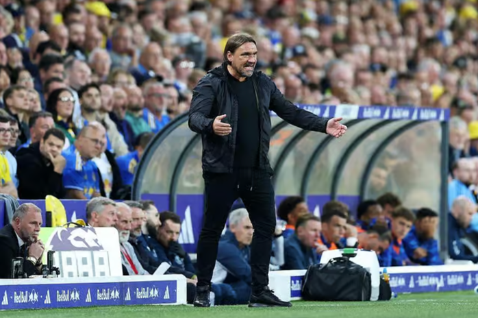 HLV Daniel Farke phấn khích với chiến thắng của Leeds United HLV Daniel Farke phấn khích với chiến thắng của Leeds United