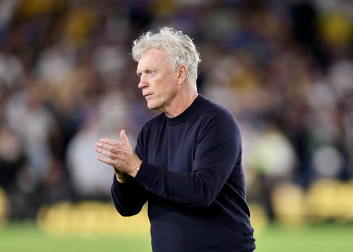 HLV David Moyes bức xúc với quyết định của trọng tài. HLV David Moyes bức xúc với quyết định của trọng tài.
