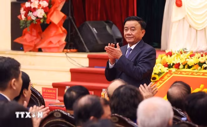 Ủy viên Bộ CHính trị, Thường trực Ban Bí thư, Bí thư Đảng ủy các cơ quan Đảng Trung ương Trần Cẩm Tú dự và chỉ đạo Đại hội. (Ảnh: Văn Điệp/TTXVN)