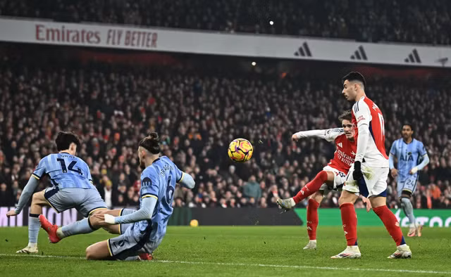 Pha dứt điểm hiểm hóc của Martin Odeggard