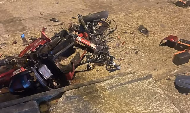 Chiếc xe đạp điện bị hư hỏng hoàn toàn sau tai nạn