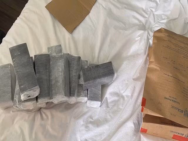 Cọc tiền giả do Đinh Xuân Quang mang theo