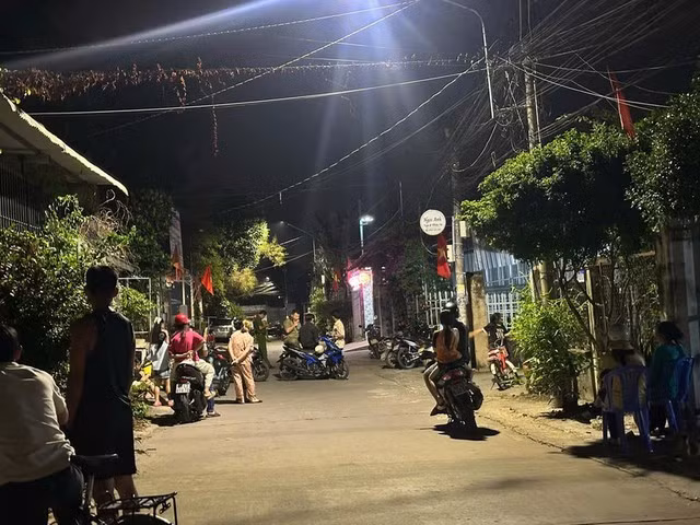 Công an có mặt tại con hẻm dẫn vào nhà ông Tiếp-Chủ tịch UBND huyện Long Thành