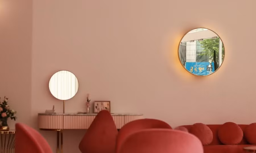 Color drenching giúp không gian đồng nhất tone màu và trở nên nổi bật (Ảnh: Unsplash)