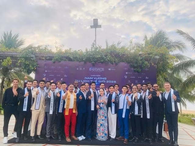 30 thí sinh cuộc thi Mister Tourism World 2025 có mặt vịnh Vĩnh Hy. ẢNH: BTC CUNG CẤP