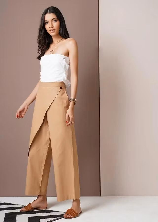 Đây là sự kết hợp giữa thiết kế tinh tế và sáng tạo, mang đến một làn gió mới cho những chiếc quần tây truyền thống, đồng thời tạo ra những bộ trang phục cá tính và đầy ấn tượng. ẢNH: LBB.IN