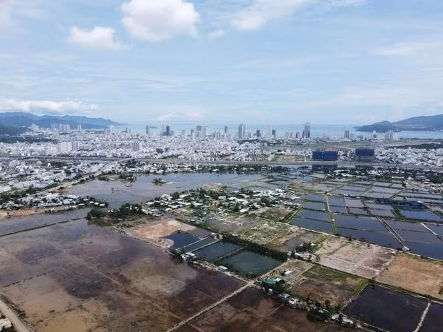 Vị trí dự kiến triển khai dự án Khu đô thị hỗn hợp TP.Nha Trang khá gần với bãi biển Nha Trang. ẢNH: HL