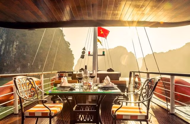 Tham quan các hang động kỳ thú để mang đến cho bạn và người yêu những trải nghiệm đáng nhớ trong chuyến du lịch chỉ dành riêng cho 2 người