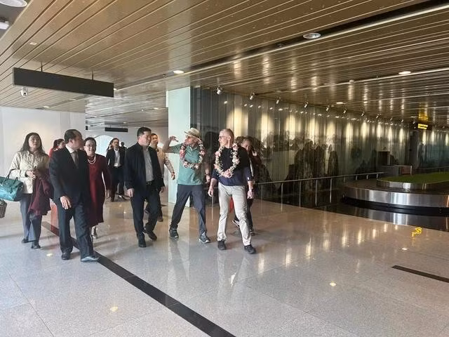 Lần đầu tiên hai triệu phú Mỹ tới Vân Đồn tham gia hành trình du lịch mới