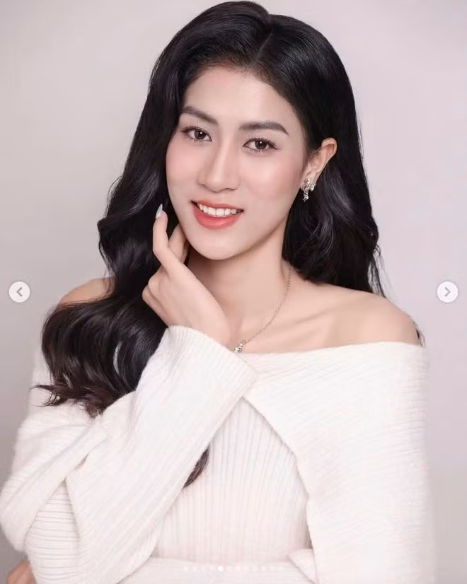 Hoàng Thị Kiều Trinh sinh năm 2001, tại Quảng Bình. Cô từng nhiều lần được bầu chọn là hoa khôi tại các giải bóng chuyền. ẢNH: IGNV