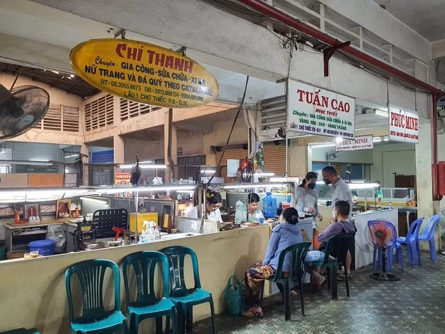 Doanh nghiệp phải được cấp giấy chứng nhận đăng ký kinh doanh và có đăng ký ngành nghệ sản xuất vàng trang sức mỹ nghệ