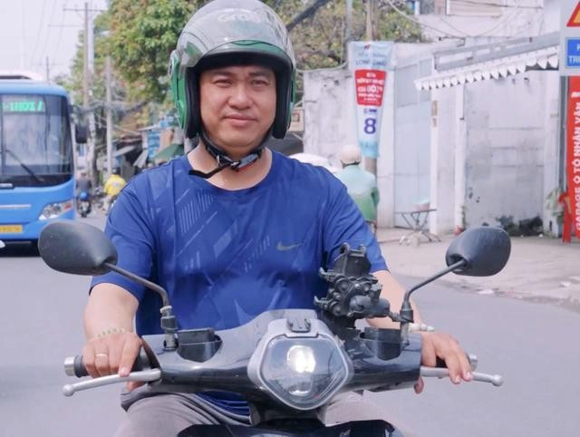 Anh Trí, người dùng xe máy điện Dat Bike tại TP.HCM