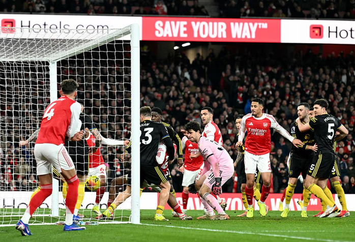 Mikel Merino gỡ hòa 2-2 cho Arsenal nhưng...