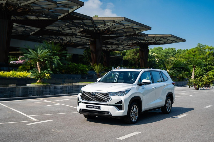 Innova Cross HEV là mẫu xe Hybrid bán chạy nhất thị trường năm 2025.