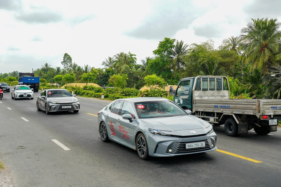 Camry HEV TOP nằm trong danh sách xe được giảm giá.
