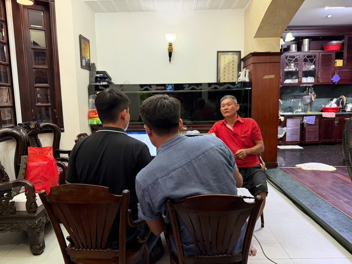 Các đối tượng sản xuất viên hoàn màu đen