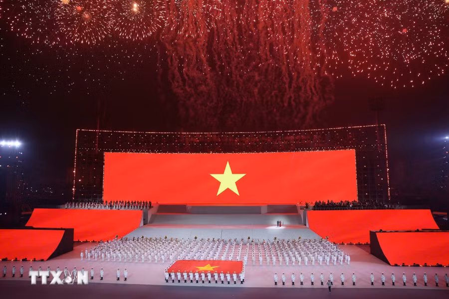 Chương trình nghệ thuật đặc biệt chào mừng thành công Đại hội XIV của Đảng. (Ảnh: TTXVN)