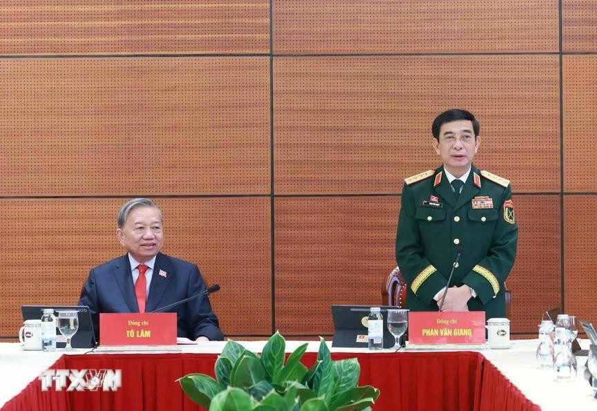 Đại tướng Phan Văn Giang, Ủy viên Bộ Chính trị, Phó Bí thư Quân ủy Trung ương, Bộ trưởng Bộ Quốc phòng phát biểu. (Ảnh: TTXVN)