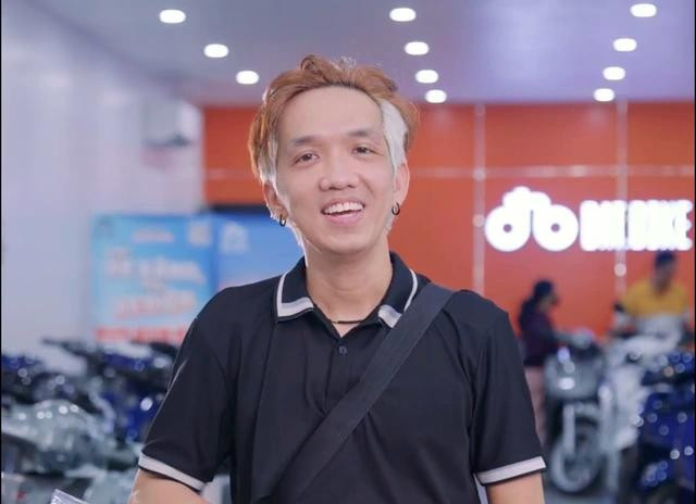 Anh Khoa, người dùng xe máy điện Dat Bike