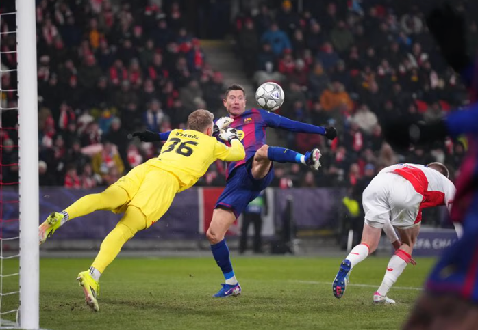 Lewandowski ghi bàn vào lưới 39 đội bóng khác nhau