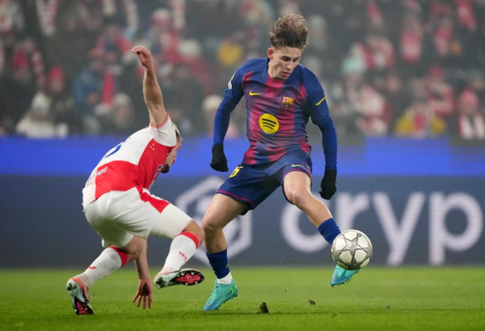 Fermin Lopez liên tiếp ghi bàn, đưa Barcelona vượt lên cuối hiệp 1