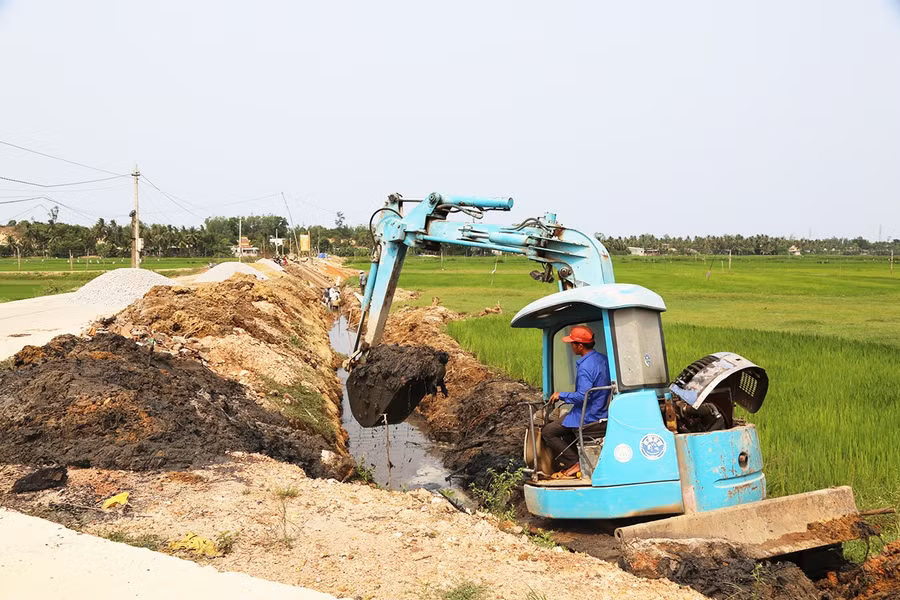 Xã An Lương sử dụng vốn chương trình mục tiêu quốc gia để đầu tư hoàn thiện hệ thống thủy lợi, phục vụ sản xuất.