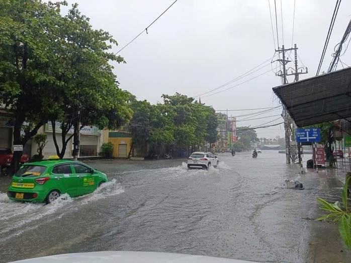 Tỉnh Nghệ An yêu cầu người dân không ra đường từ 11 giờ ngày 25-8 Tỉnh Nghệ An yêu cầu người dân không ra đường từ 11 giờ ngày 25-8