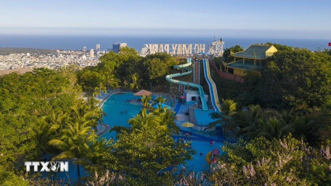 Khu du lịch Hồ Mây Park, phường Vũng Tàu đầu tư thêm các sản phẩm dịch vụ mới, chuẩn bị sẵn các gói kích cầu để phục vụ người dân, du khách. (Ảnh: Huỳnh Sơn/TTXVN) Khu du lịch Hồ Mây Park, phường Vũng Tàu đầu tư thêm các sản phẩm dịch vụ mới, chuẩn bị sẵn các gói kích cầu để phục vụ người dân, du khách. (Ảnh: Huỳnh Sơn/TTXVN)