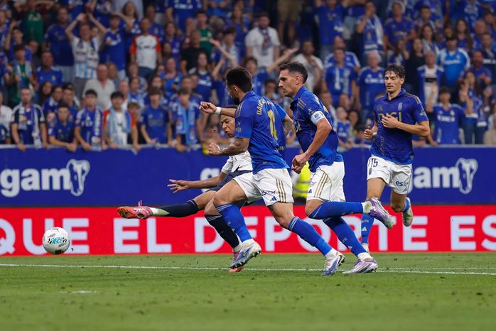 Kylian Mbappe phá thế bế tắc bằng bàn mở tỉ số Kylian Mbappe phá thế bế tắc bằng bàn mở tỉ số