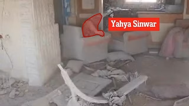 Ảnh chụp màn hình từ video máy bay không người lái cho thấy những khoảnh khắc cuối cùng của thủ lĩnh Hamas Yahya Sinwar ngày 17-10. Ảnh: X