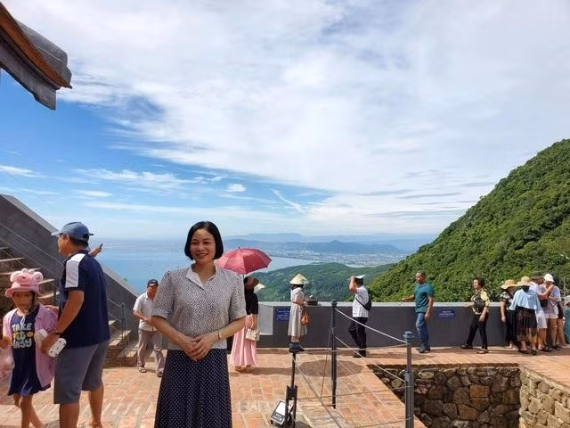 Từ Hải Vân quan nhìn về TP. Đà Nẵng. ẢNH: BÙI NGỌC LONG