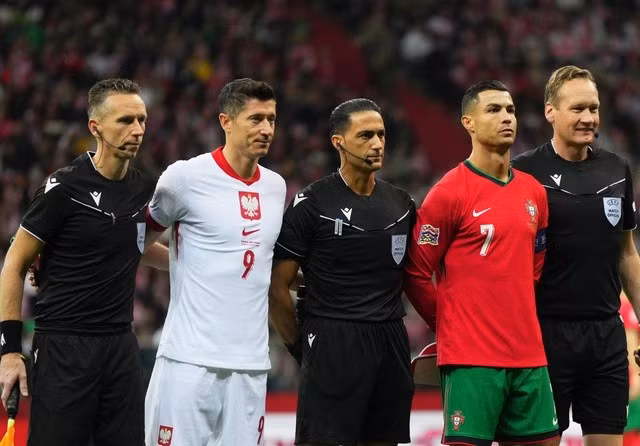 Trận chiến giữa hai ngôi sao Lewandowski, Ronaldo và đồng đội