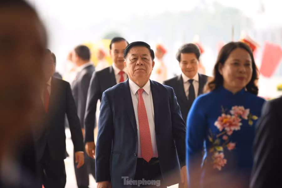 Trưởng ban Nội chính T.Ư Phan Đình Trạc và Trưởng ban Tuyên giáo T.Ư Nguyễn Trọng Nghĩa dự chương trình kỷ niệm. Ảnh: Như Ý.